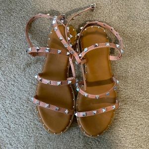 Strappy sandal